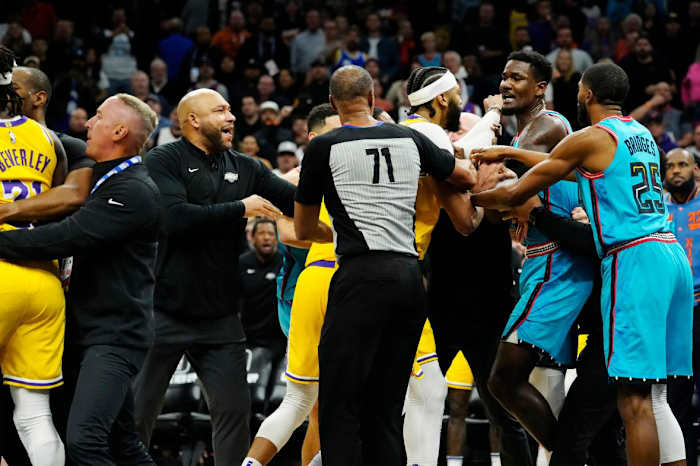 Suns Center Deandre Ayton remaining focused the rest of the season, looking at the "bigger picture."